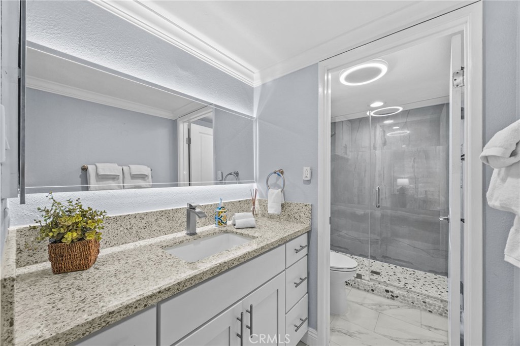 2504 E Willow Street 101