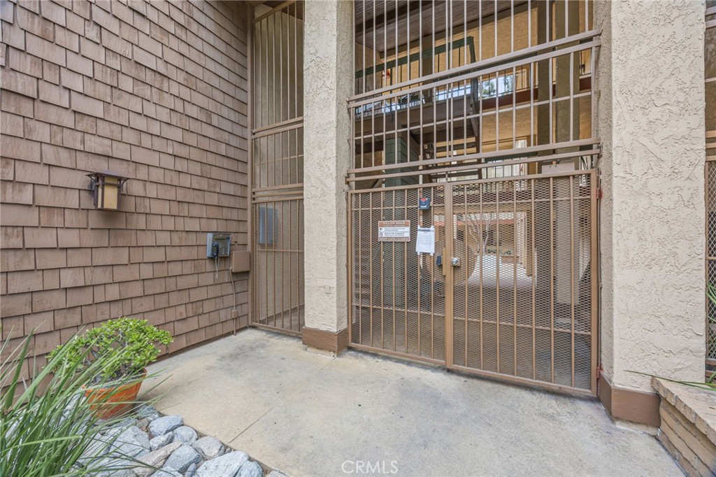 2504 E Willow Street 101