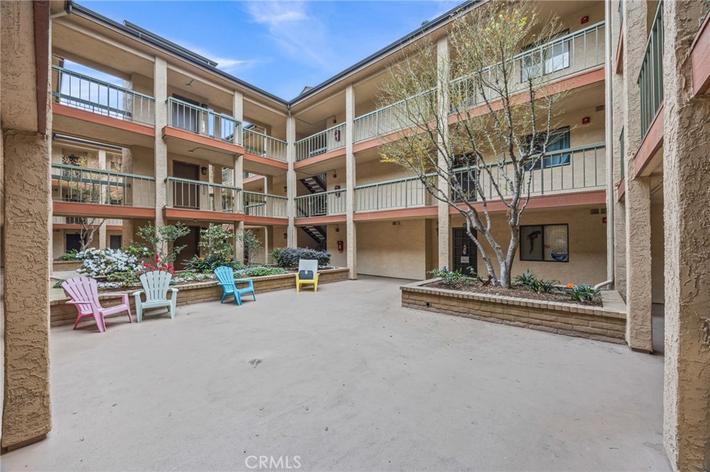 2504 E Willow Street 101