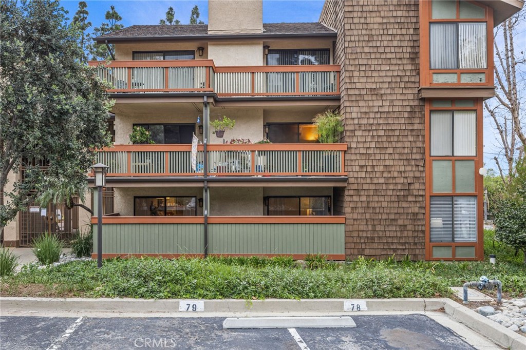 2504 E Willow Street 101