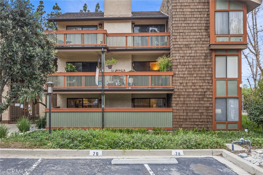 2504 E Willow Street 101