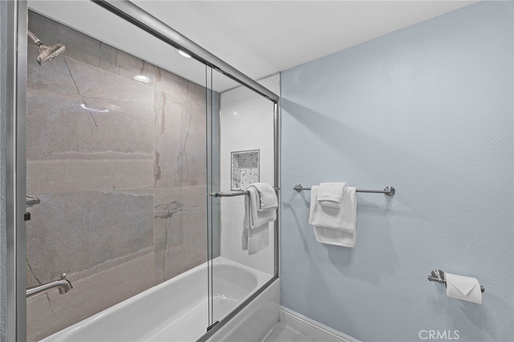 2504 E Willow Street 101