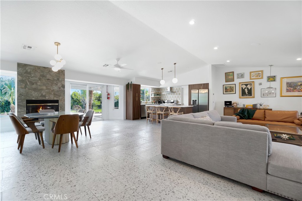 2280 Acacia W