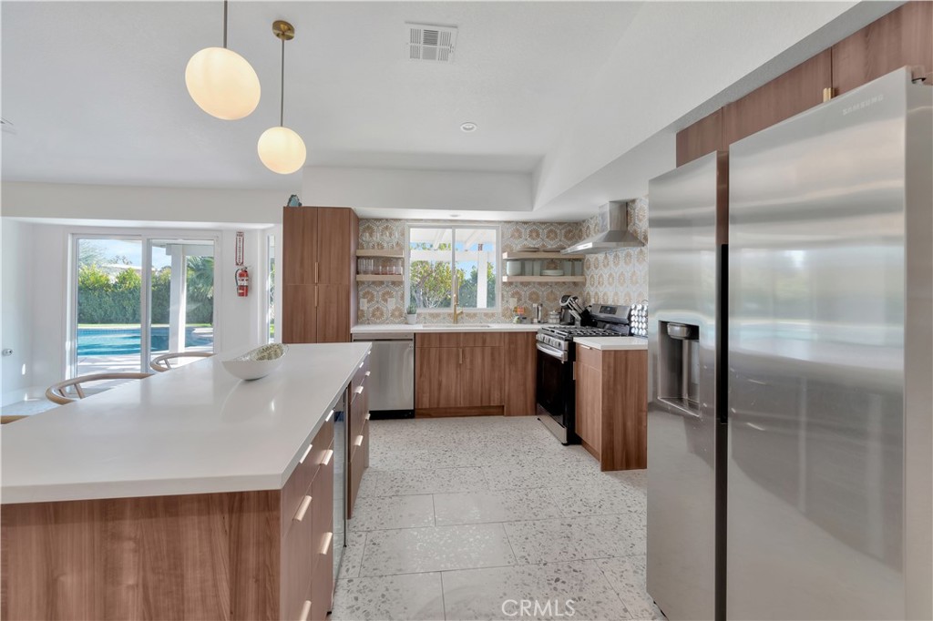 2280 Acacia W