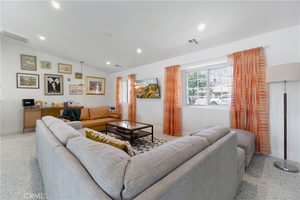 2280 Acacia W