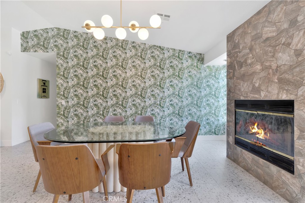 2280 Acacia W
