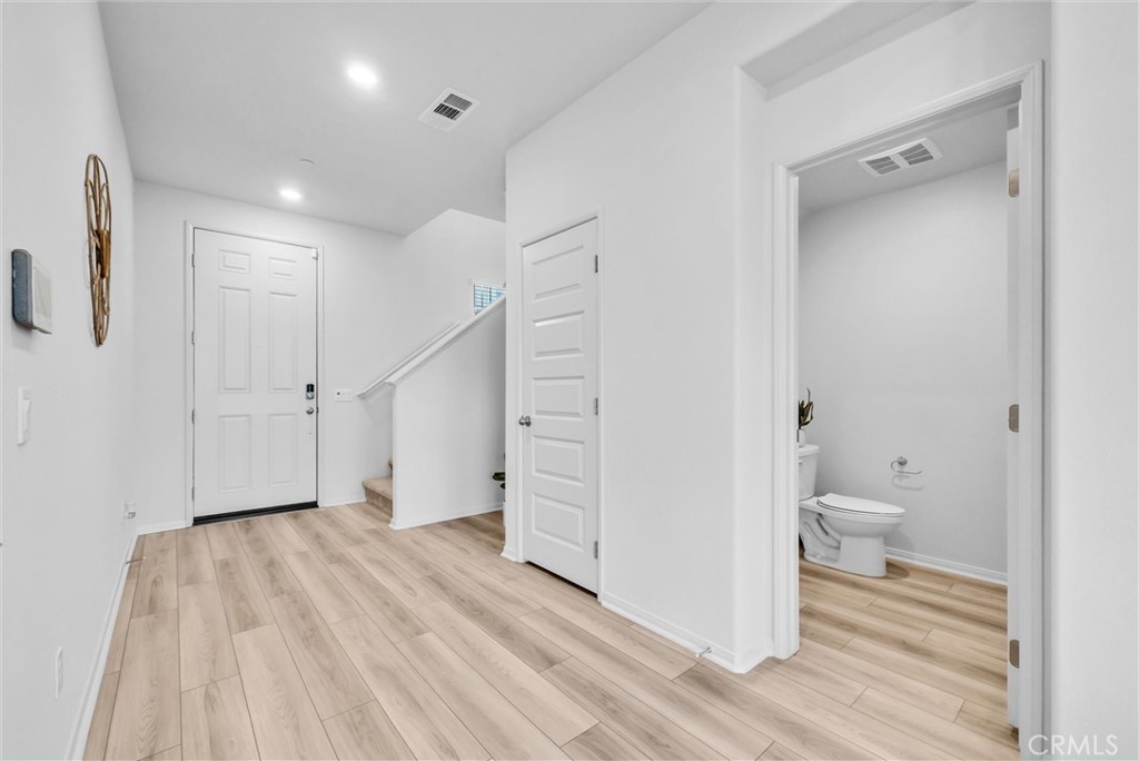 683 E Joseph Privado