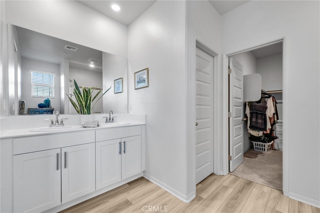 683 E Joseph Privado