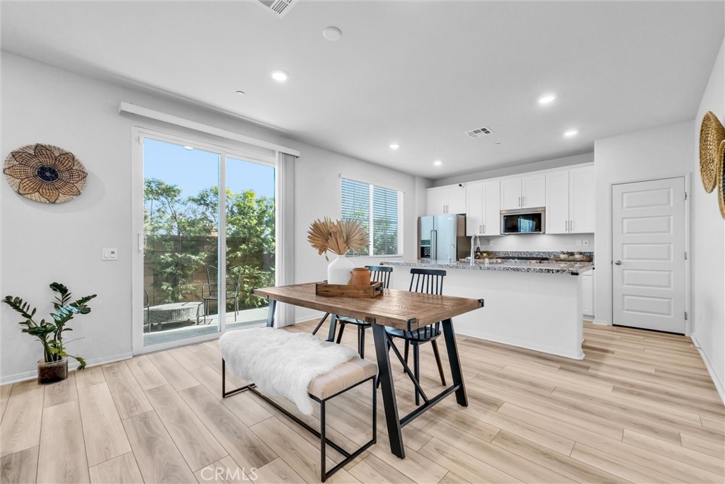 683 E Joseph Privado