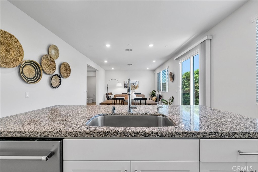 683 E Joseph Privado