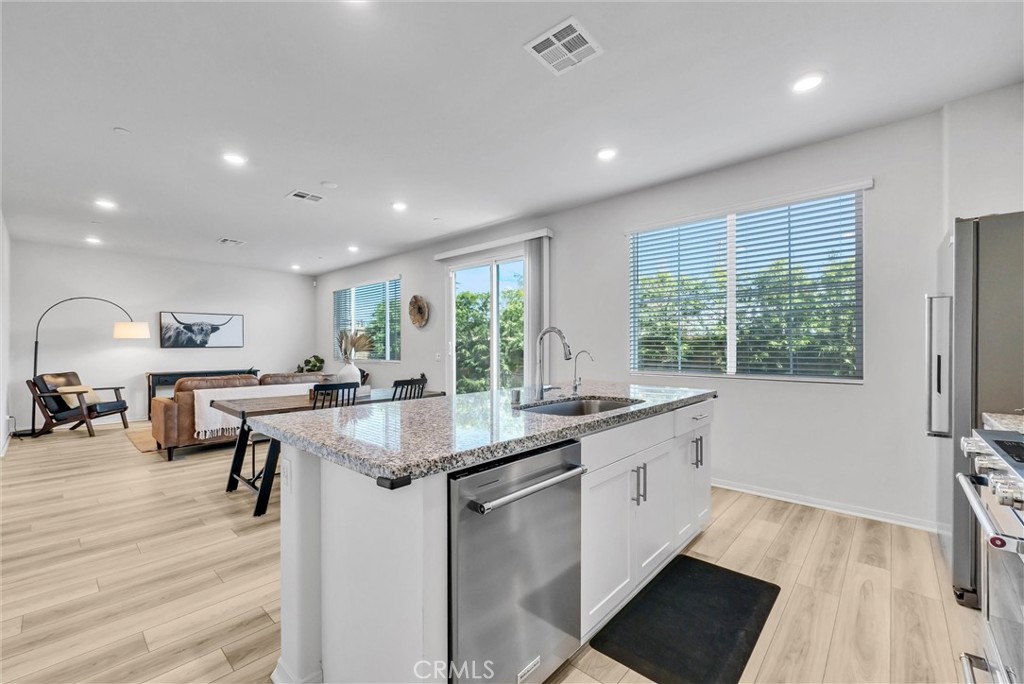 683 E Joseph Privado