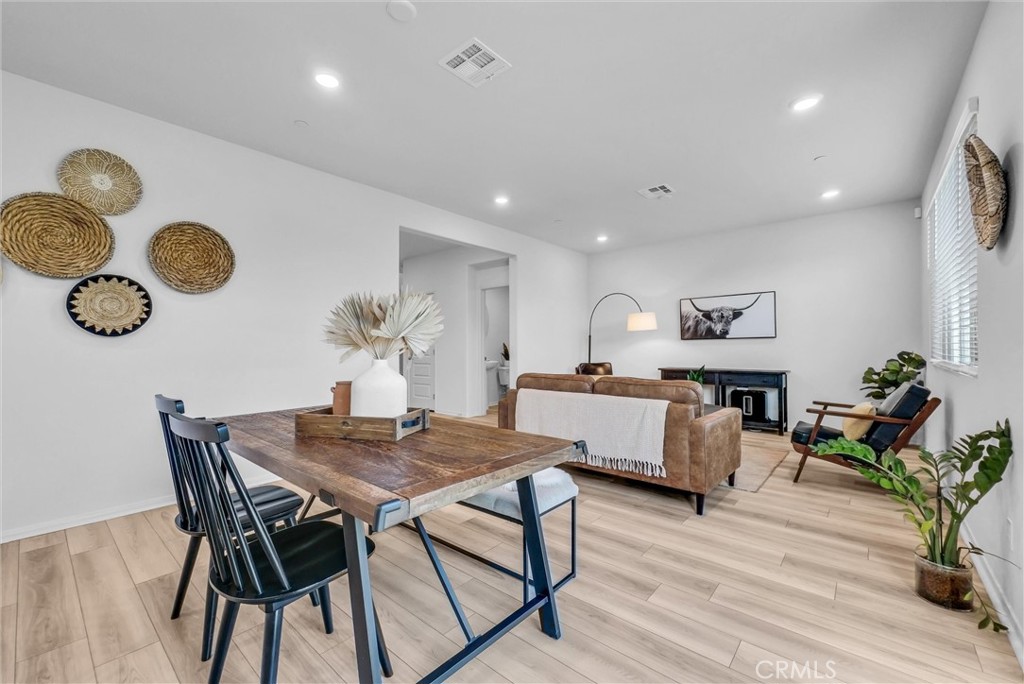 683 E Joseph Privado