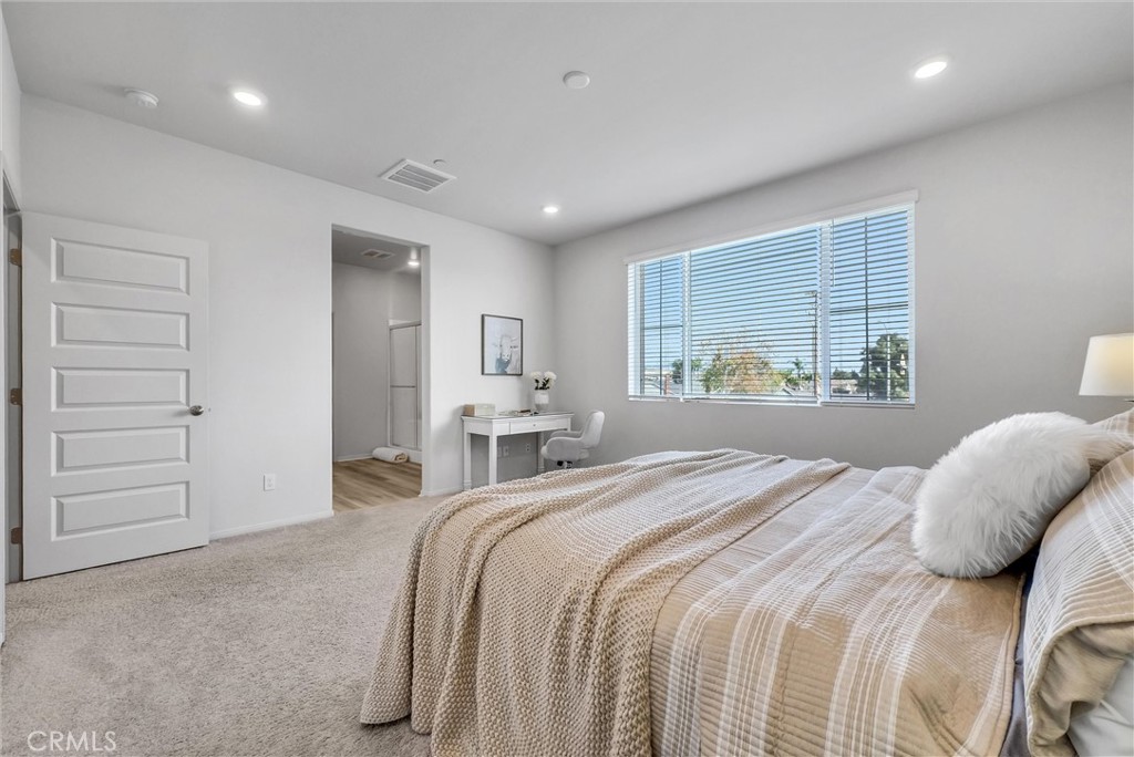 683 E Joseph Privado