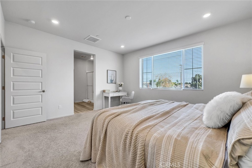 683 E Joseph Privado