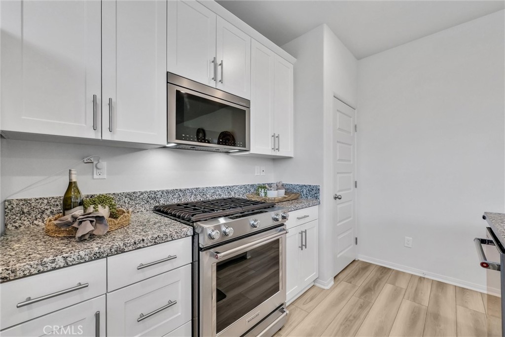 683 E Joseph Privado