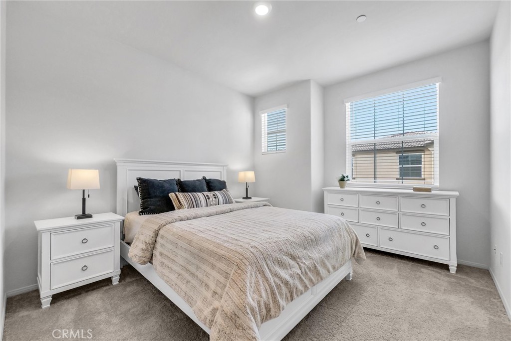 683 E Joseph Privado