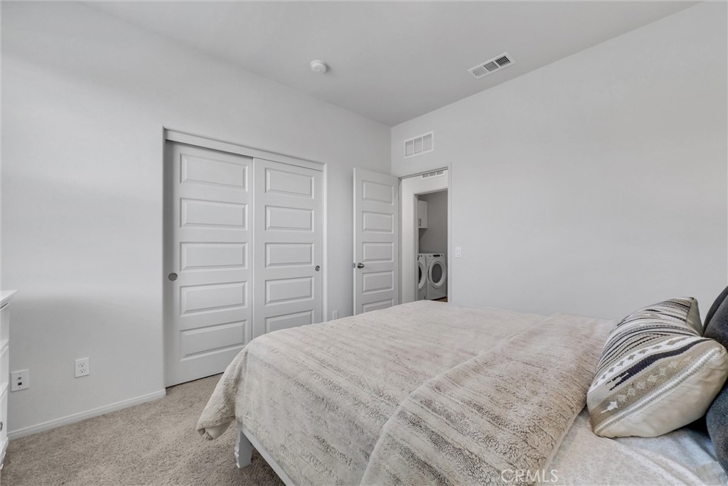 683 E Joseph Privado