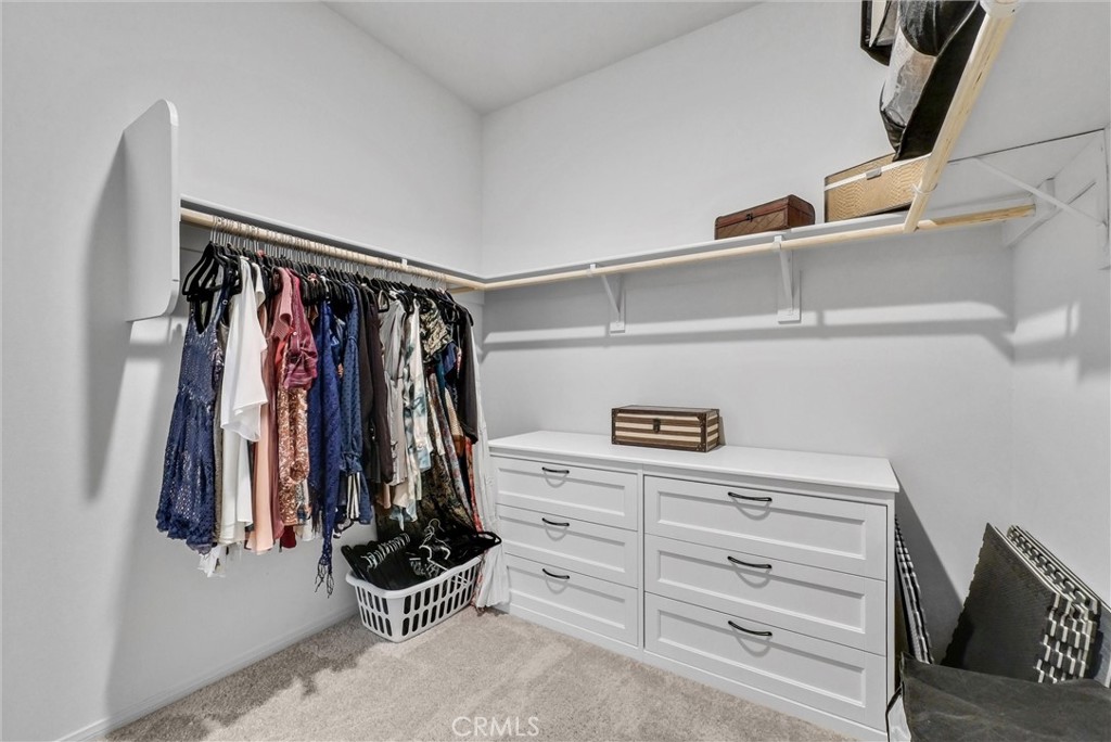 683 E Joseph Privado