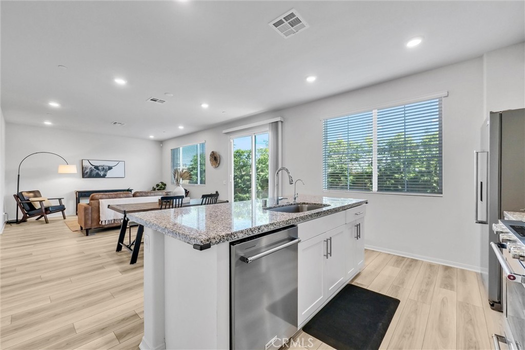 683 E Joseph Privado