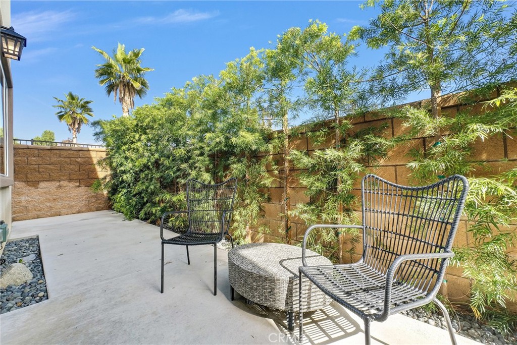 683 E Joseph Privado