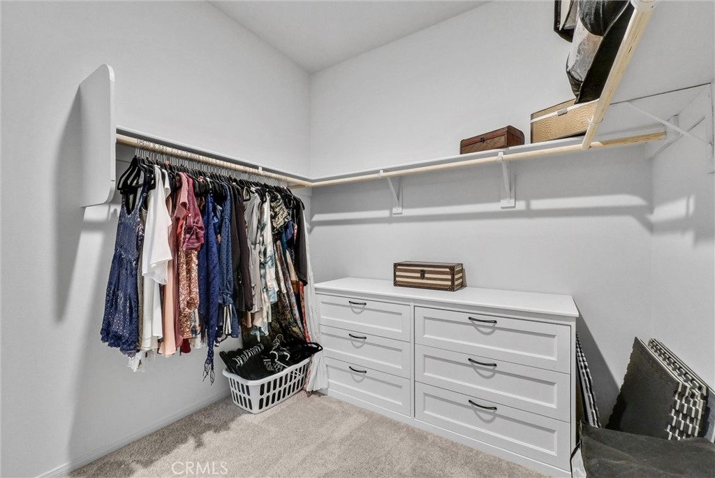 683 E Joseph Privado