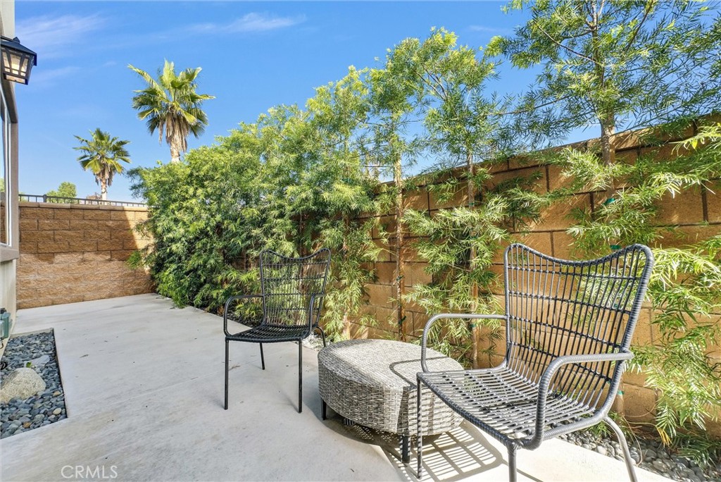 683 E Joseph Privado