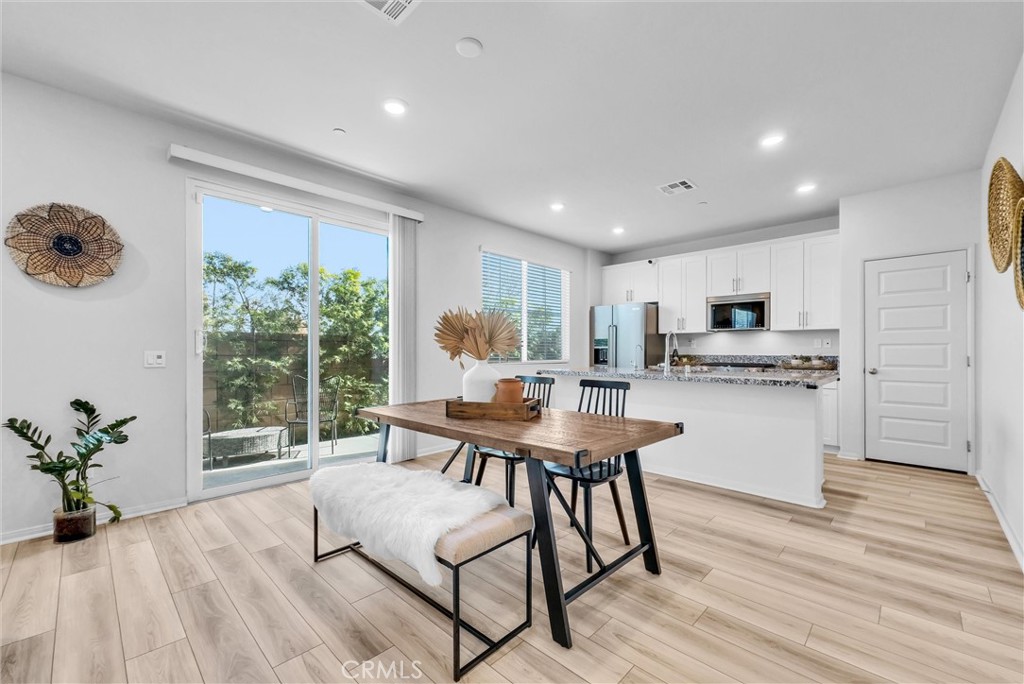 683 E Joseph Privado