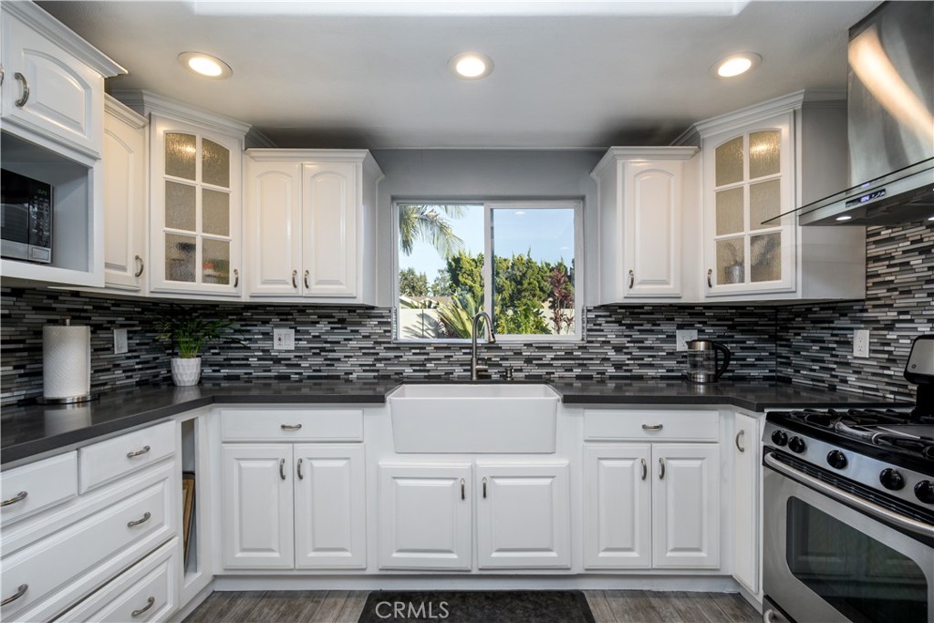 1126 Naples