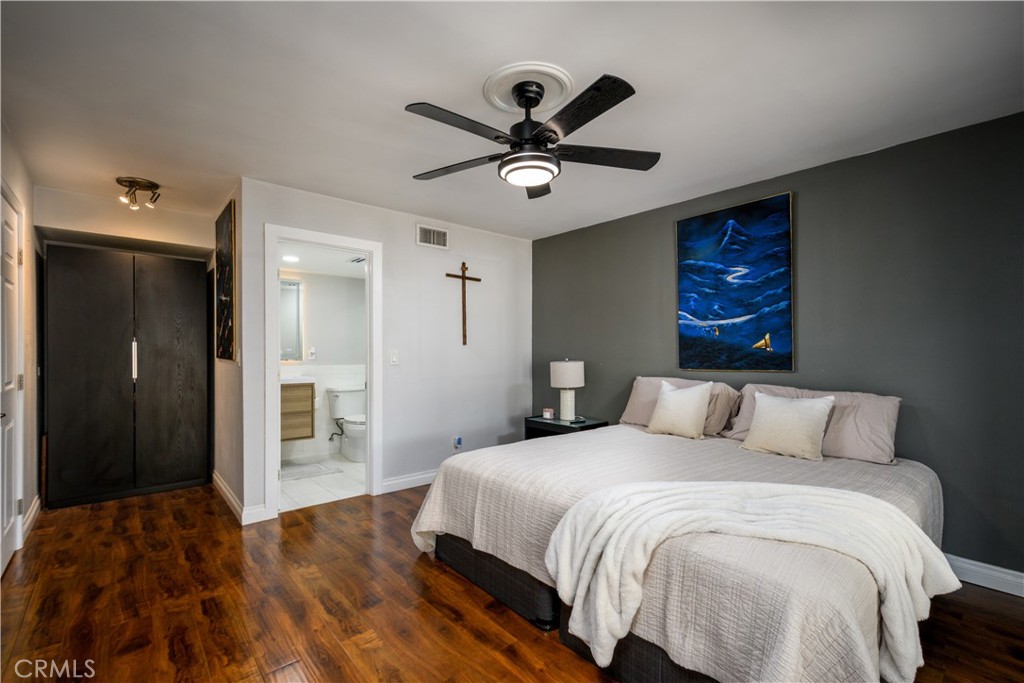 1126 Naples