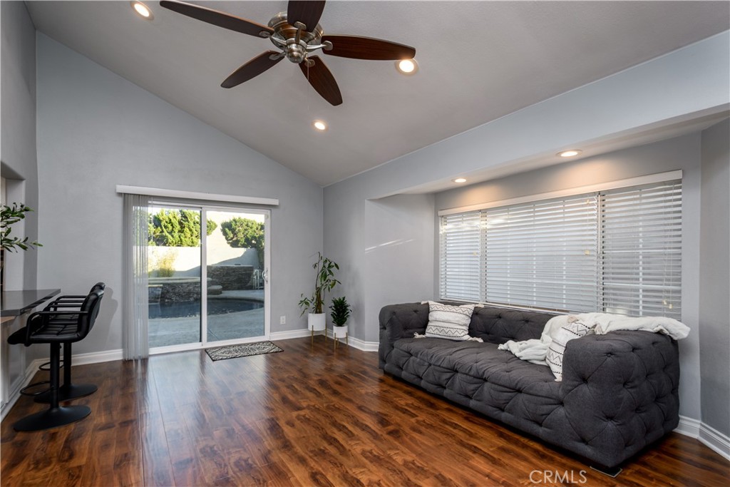 1126 Naples