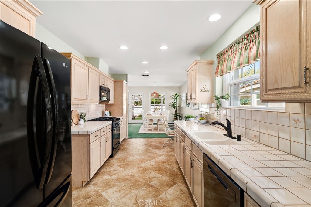 1115 N Richman Avenue