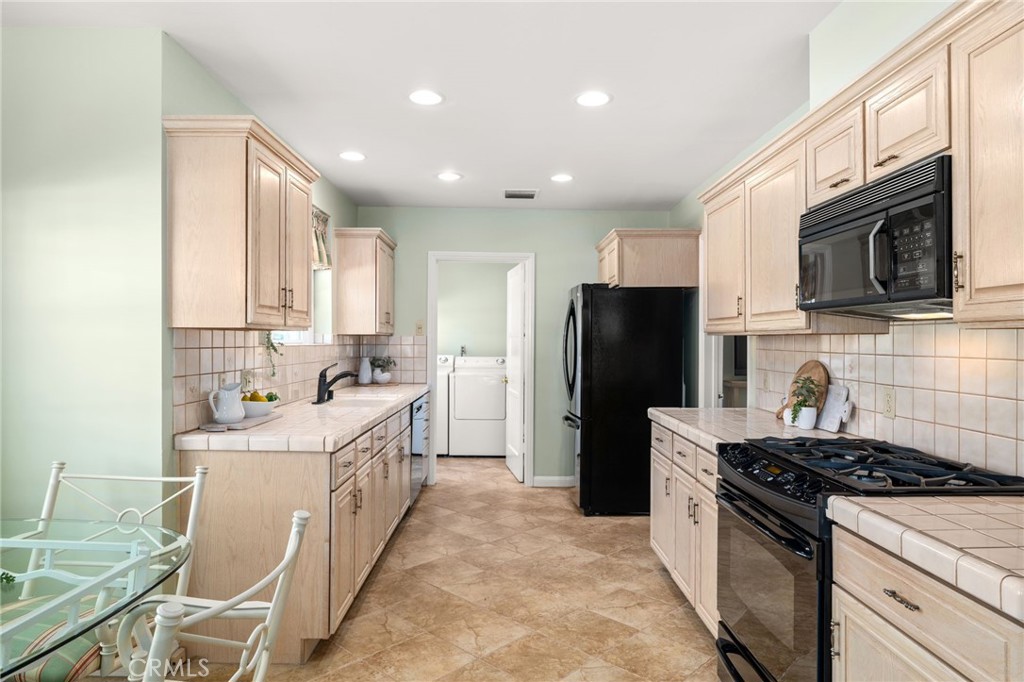 1115 N Richman Avenue