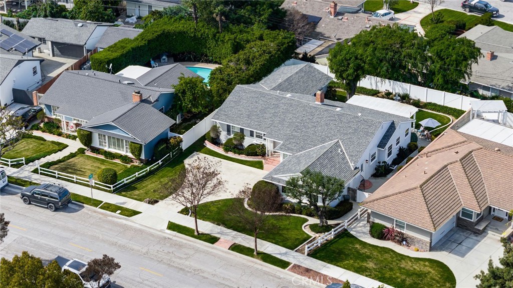 1115 N Richman Avenue