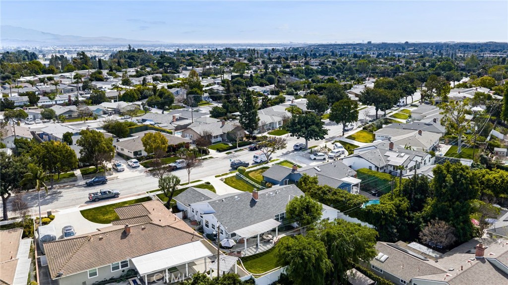 1115 N Richman Avenue