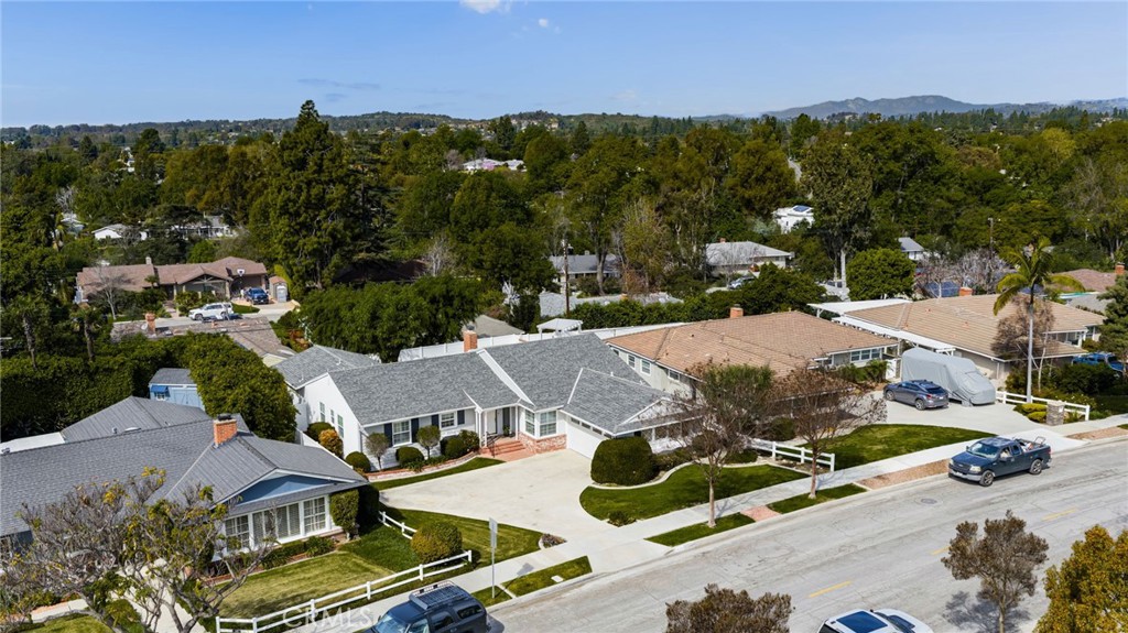 1115 N Richman Avenue