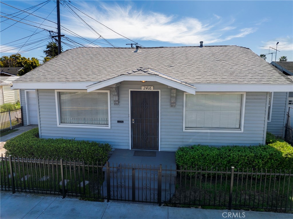 2416 E 10th