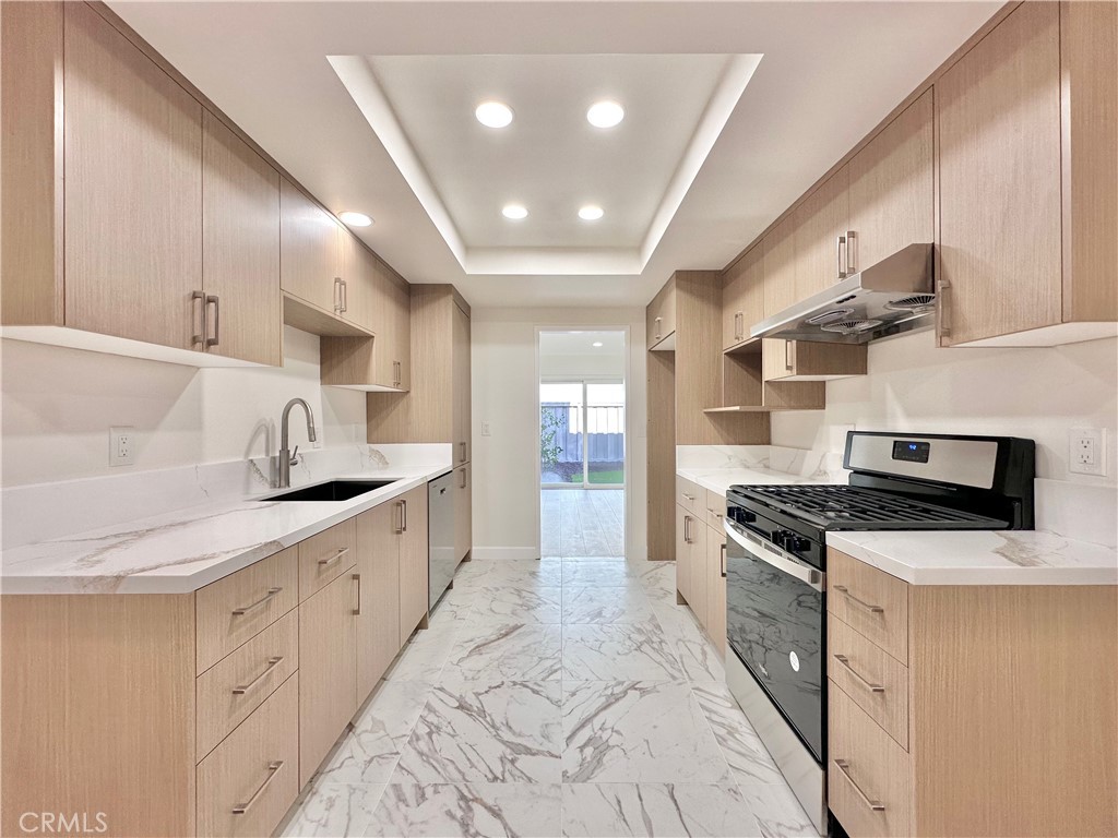 912 Plaza Escondido