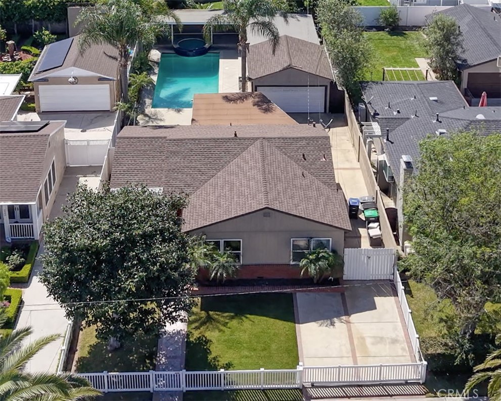 329 E 19th