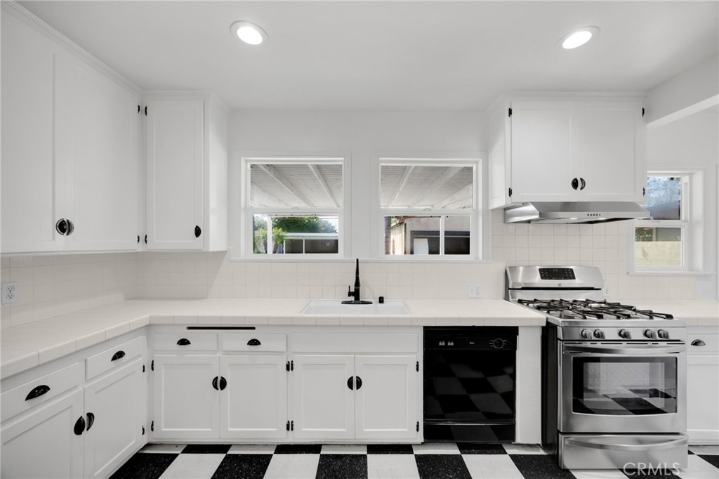 329 E 19th