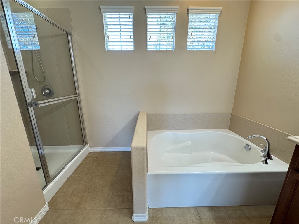 3195 N Sunrise Court