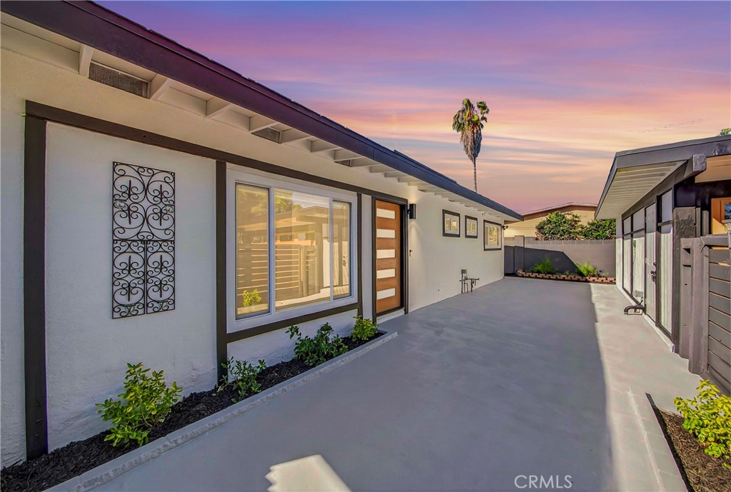 15011 La Mesa