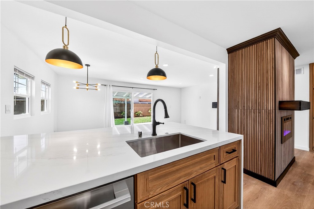 15011 La Mesa