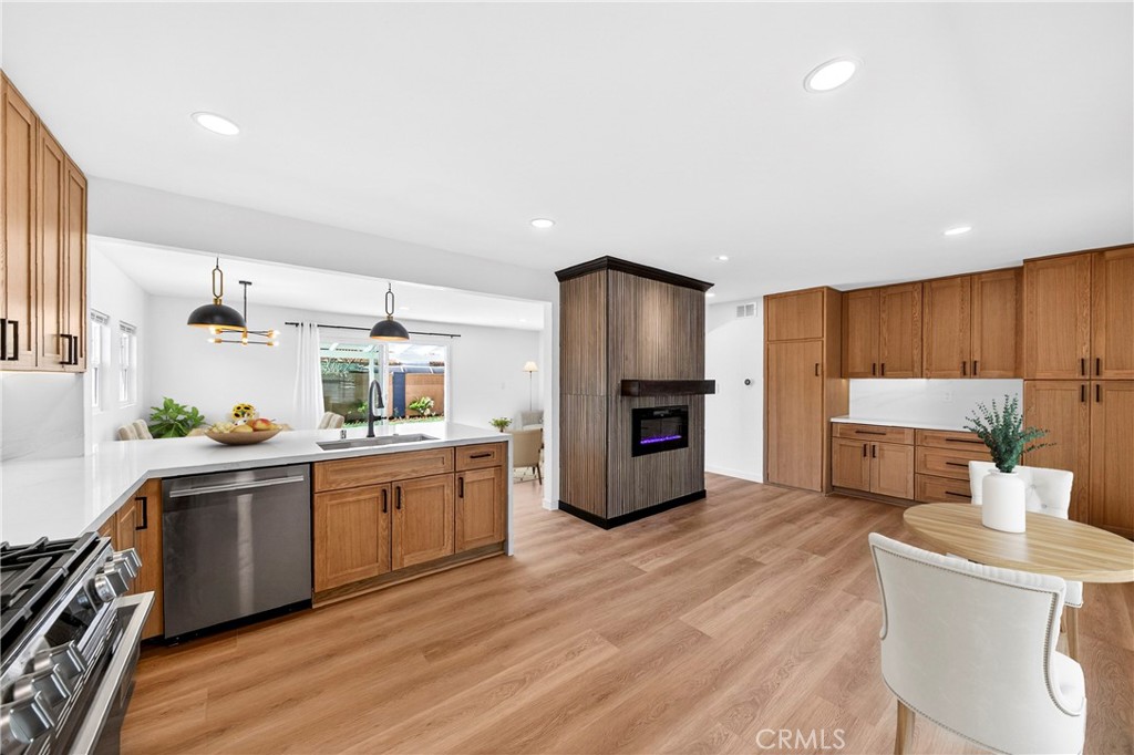 15011 La Mesa