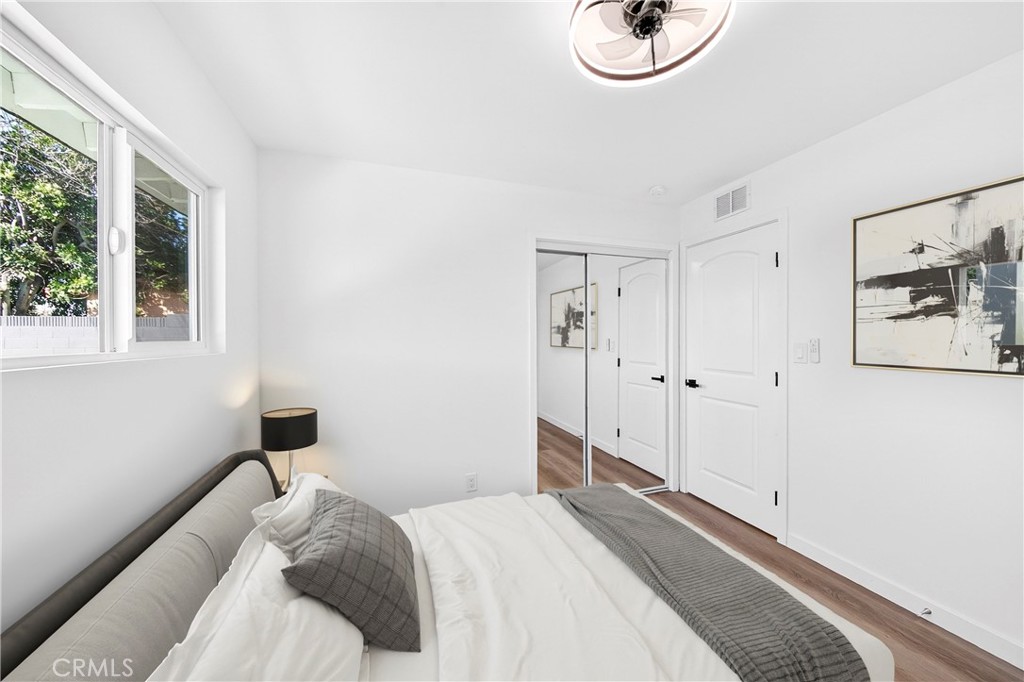 15011 La Mesa