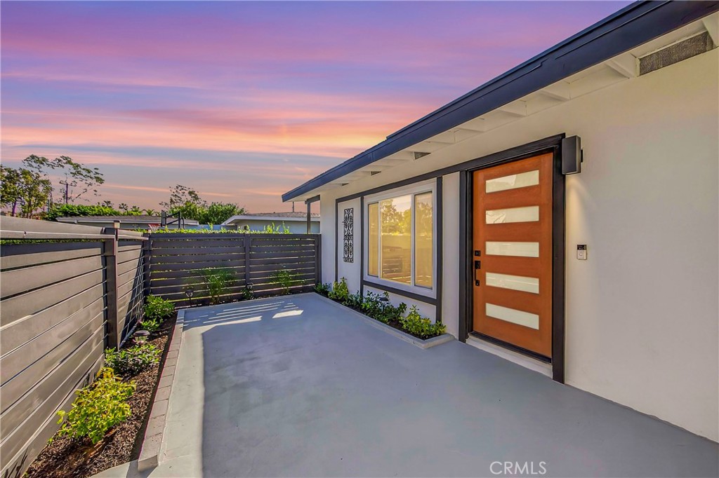 15011 La Mesa