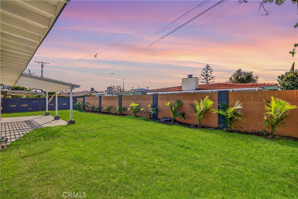 15011 La Mesa
