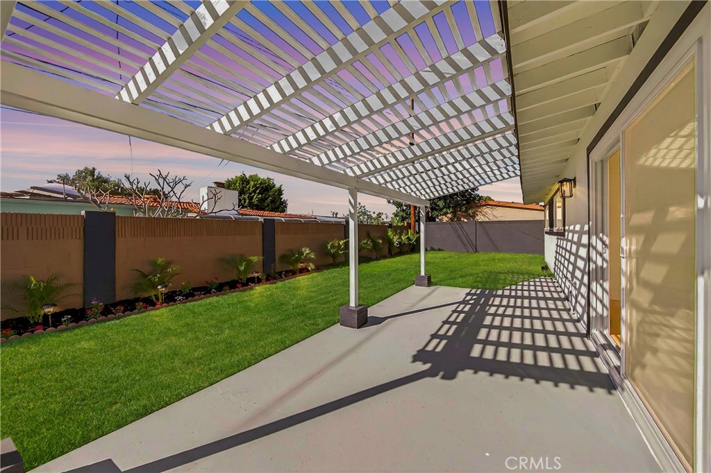 15011 La Mesa