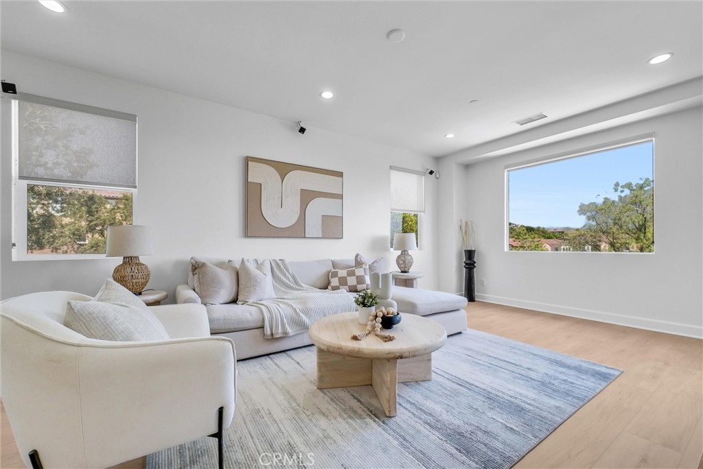 520 N Bardsdale Place