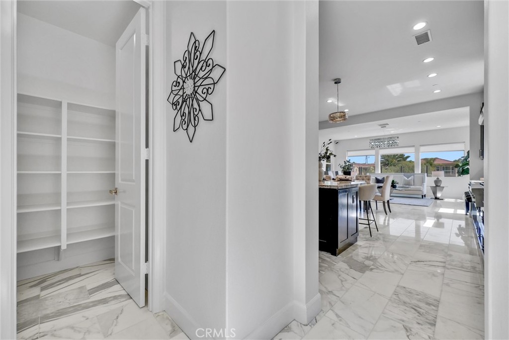 520 N Bardsdale Place