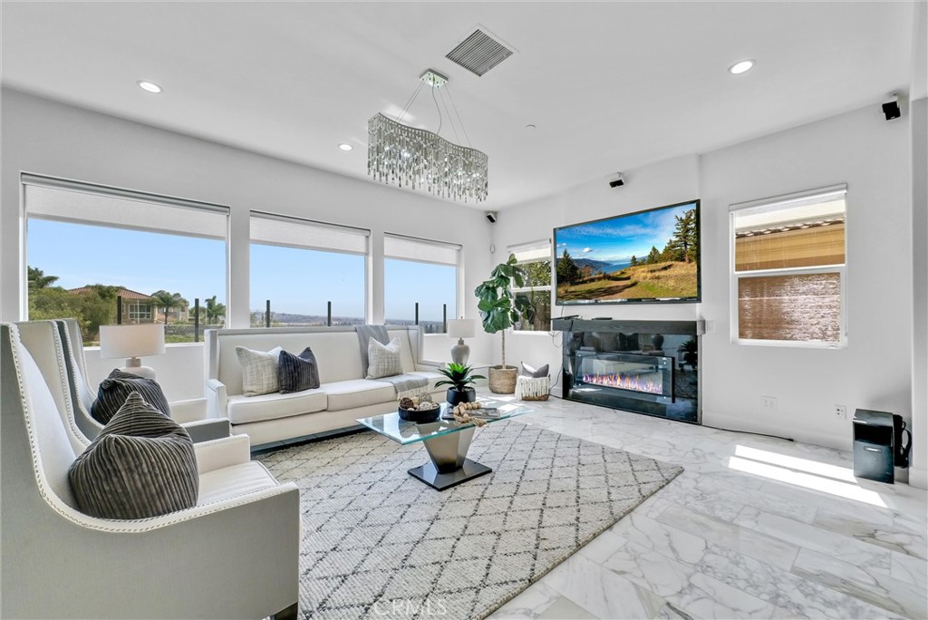 520 N Bardsdale Place